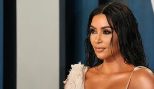 Kim Kardashian reclama solo un euro tras el violento asalto que sufrió en París en 2016