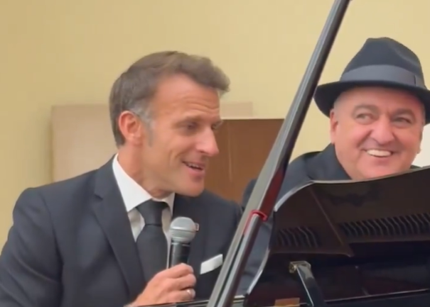 Macron canta 'La Bohème' en Armenia junto a presidente y primer ministro