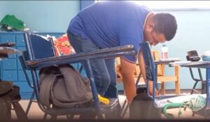Suspenden a maestro del Cet Mar 32 en Empalme; lo captan robando a alumnos