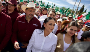 Marcha de Morena contra Maru Campos arranca entre acusaciones de bloqueos y tensión política en Chihuahua
