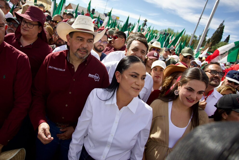 Marcha de Morena contra Maru Campos arranca entre acusaciones de bloqueos y tensión política en Chihuahua