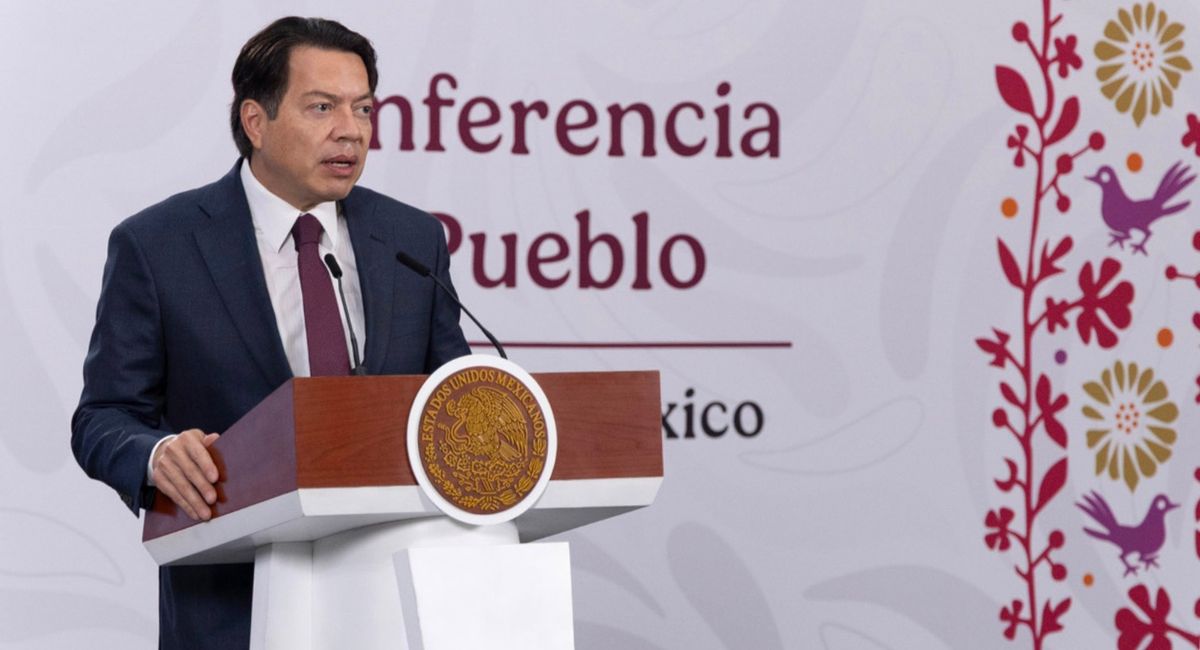 Mario Delgado anuncia aumento salarial para docentes del país