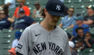 Se encienden las alarmas en los Yankees: Una de sus estrellas abandona el juego por lesión