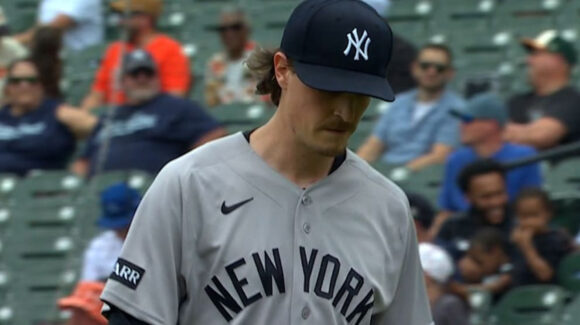 Se encienden las alarmas en los Yankees: Una de sus estrellas abandona el juego por lesión
