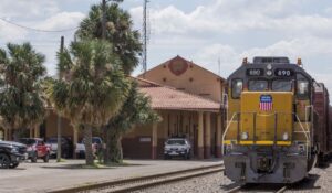 Confirman muerte de 4 mexicanos hallados dentro de vagón de tren en Texas