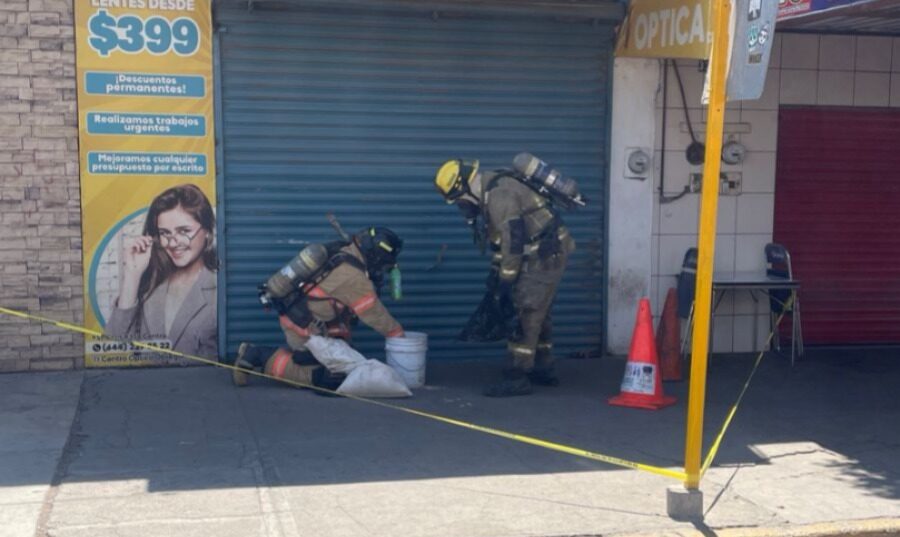 Acordonan y desalojan zona en Ciudad Obregón por botella con sustancia desconocida; descartan riesgo