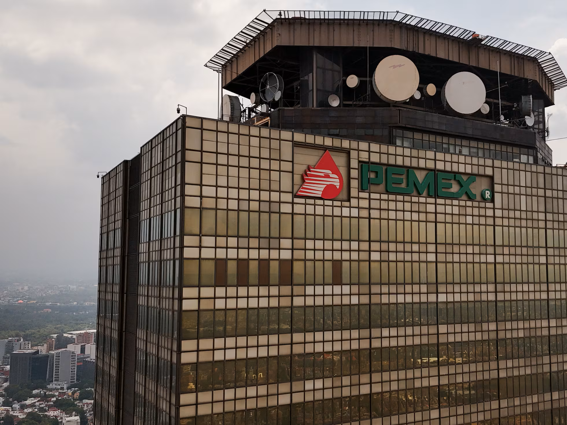 Pemex rechaza versiones sobre jubilaciones anticipadas en la empresa