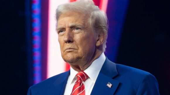 Trump agradece al Servicio Secreto tras tiroteo cerca de la Casa Blanca; asegura que agresor tenía historial VIOLENTO