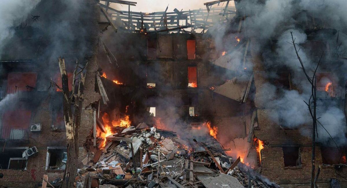 Rusia lanza ataque masivo con misil hipersónico Oréshnik contra Ucrania