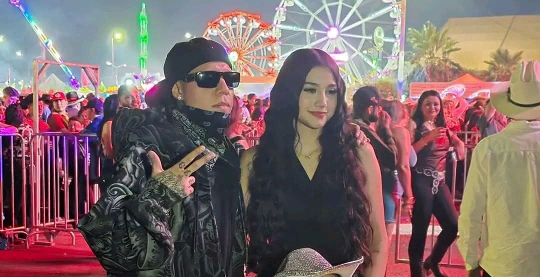 Santa Fe Klan sorprende al cantar junto a Su Majestad La Brissa en La ExpoGan Sonora