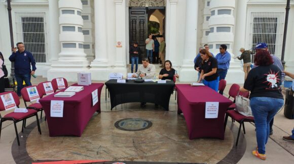Integrantes del Steus bloquean bulevares en Hermosillo por falta de acuerdos