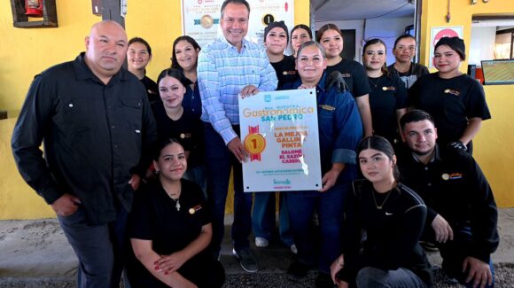 Toño Astiazarán reconoce a ganadores de la novena Muestra Gastronómica de San Pedro