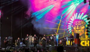 El Tropicalísimo Apache abarrota el Teatro del Pueblo de la ExpoGan 2026