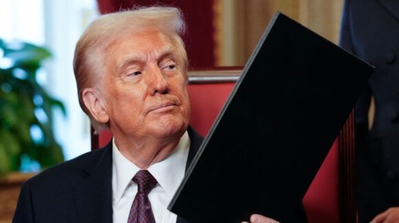 Trump, contra la Unión Europea: Anuncia alza de aranceles a autos por incumplir pacto comercial