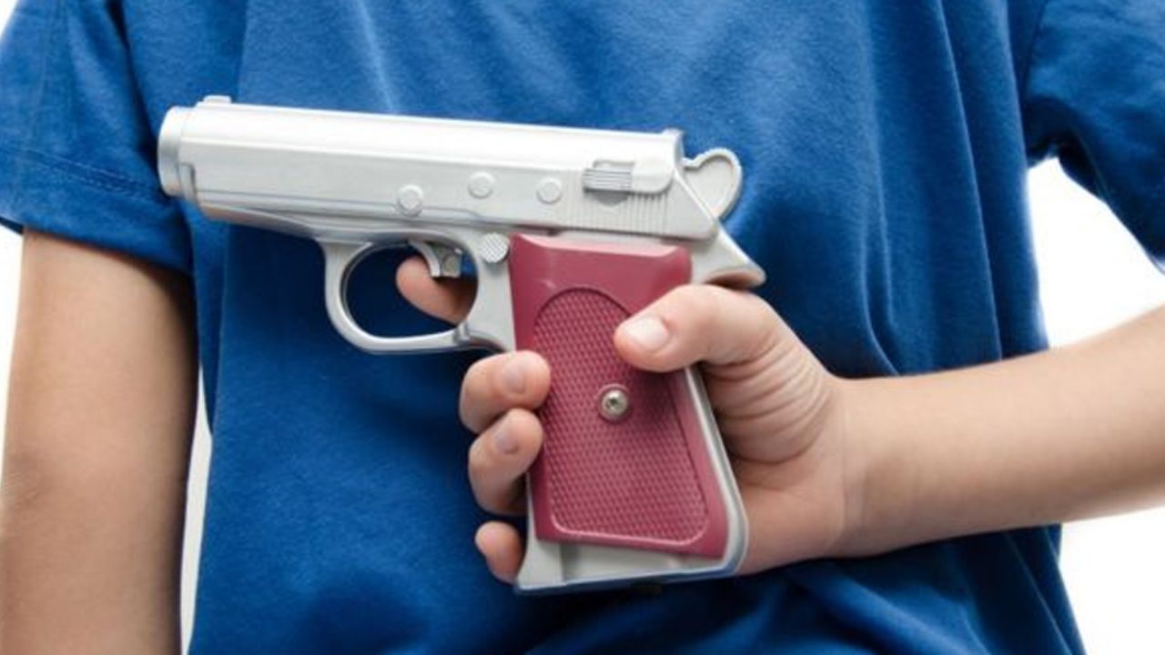 Terror en Ciudad Obregón: A plena luz del día, sujeto armado irrumpe en tienda y roba efectivo