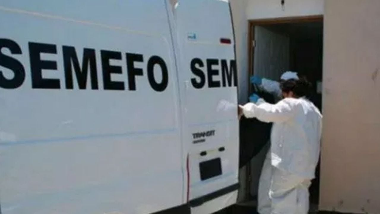 Dos ancianos son atacados con arma blanca al interior de su domicilio; uno de ellos murió