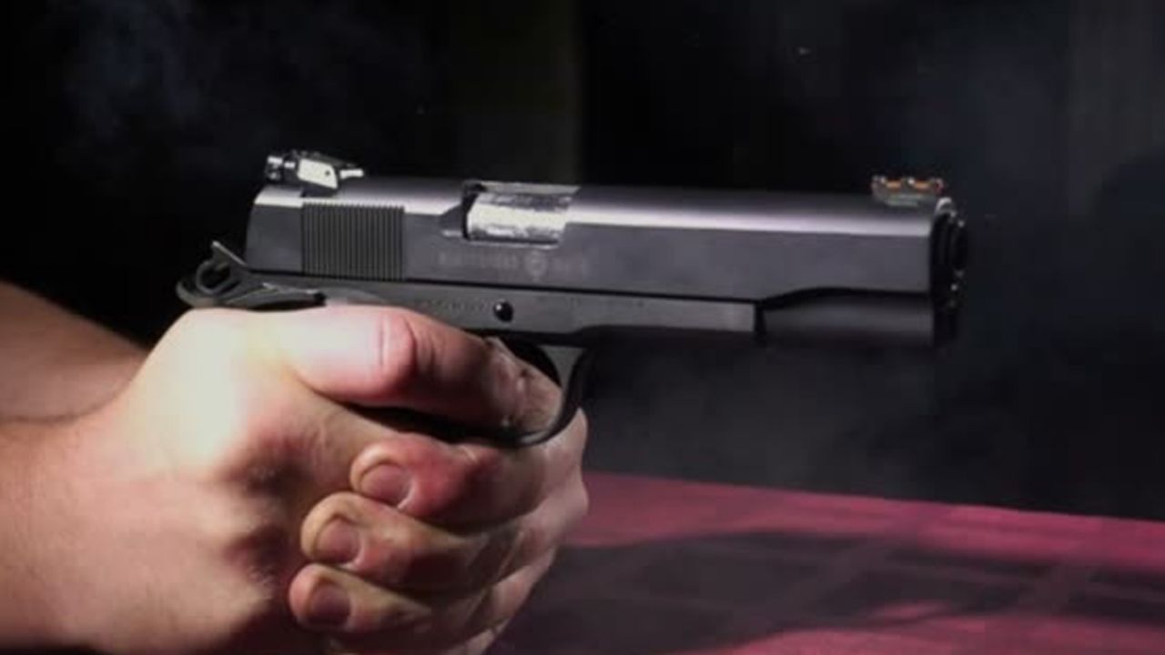 A sangre fría, Carlos Alberto acribilla a un hombre hasta matarlo; se ocultó durante 4 años