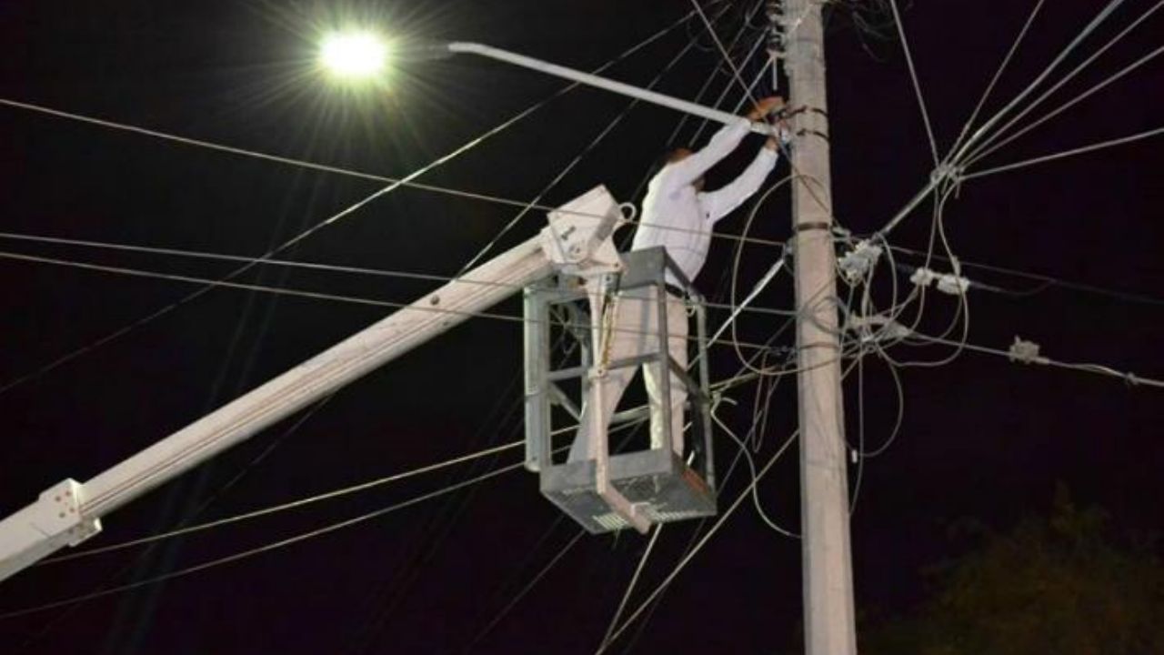 Colonias en el Puerto de Guaymas en total oscuridad, alumbrado público ‘fundido’