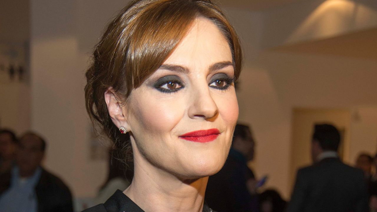 “Se te pasó el Photoshop”: Tunden a Chantal Andere en Instagram por esta foto