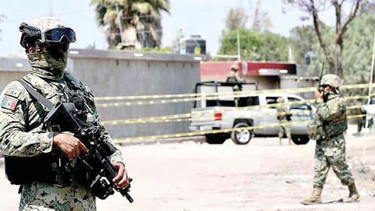 Autoridades abaten a dos sujetos disfrazados de Guardia Nacional en Irapuato