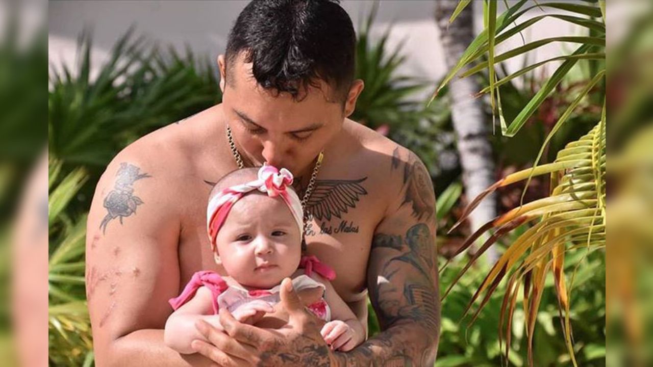 “Ni es tu hija”: Tunden a Edwin Luna por presumir a la pequeña Gianna en Instagram
