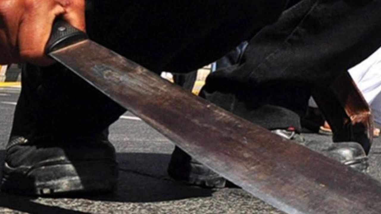 ¡Atacó con un machete! Hombre armado asalta tienda en Cajeme; hurtó efectivo y un teléfono