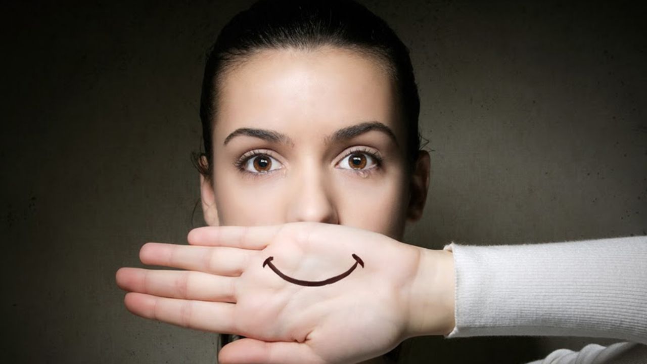 La depresión podría ser provocada por el hipotiroidismo, detéctala con estos síntomas