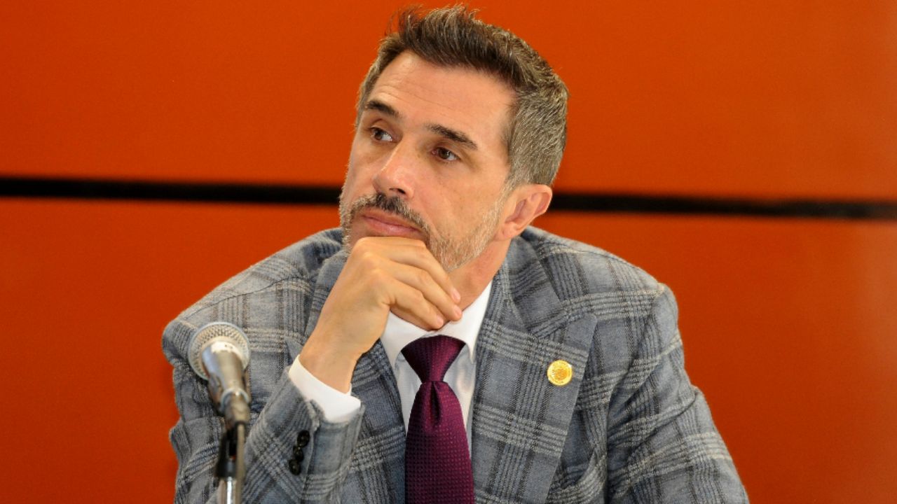 Sergio Mayer reacciona a la historia de Issabela Camil con Luis Miguel: “No me interesa”