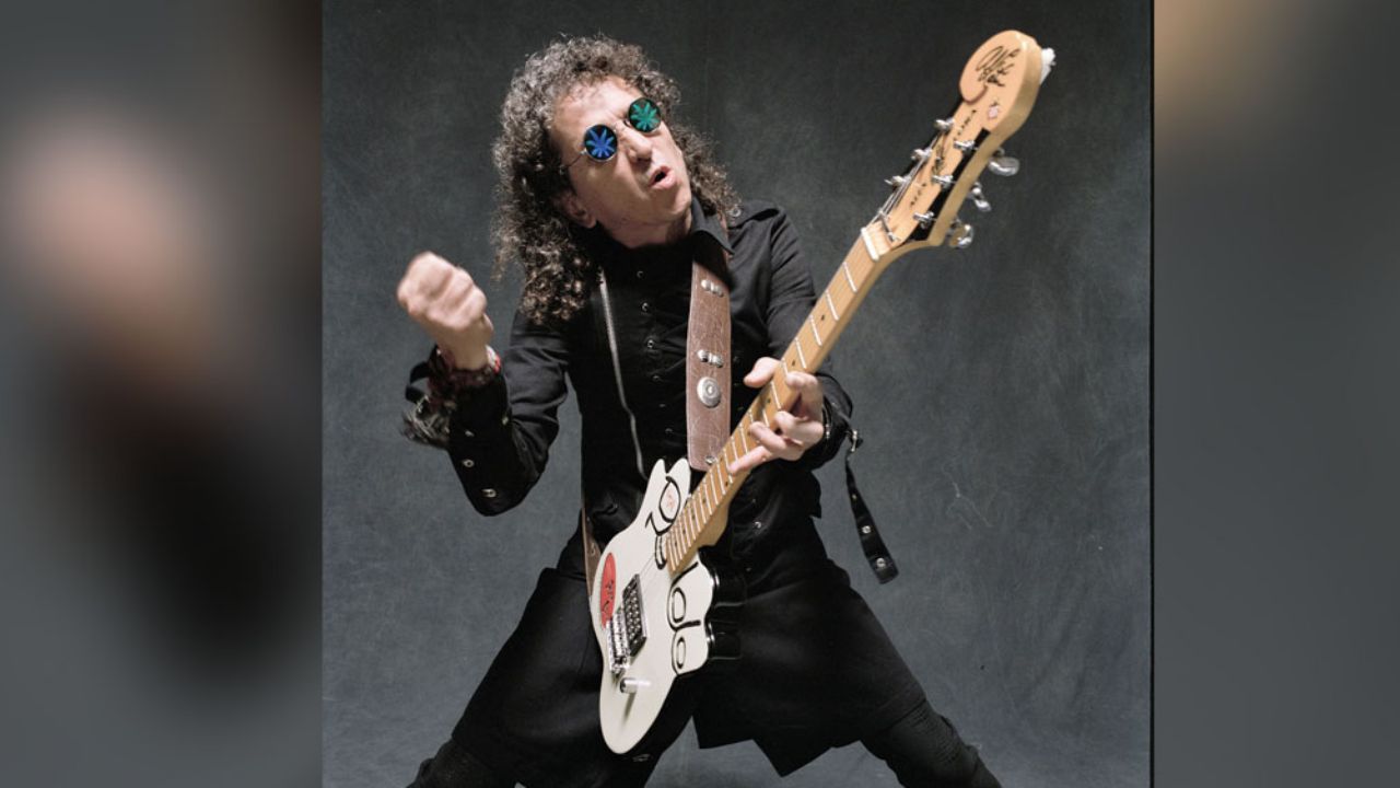 ¿Se opone a su amor? Álex Lora reacciona al ‘romance’ entre Celia Lora y Lizbeth Rodríguez