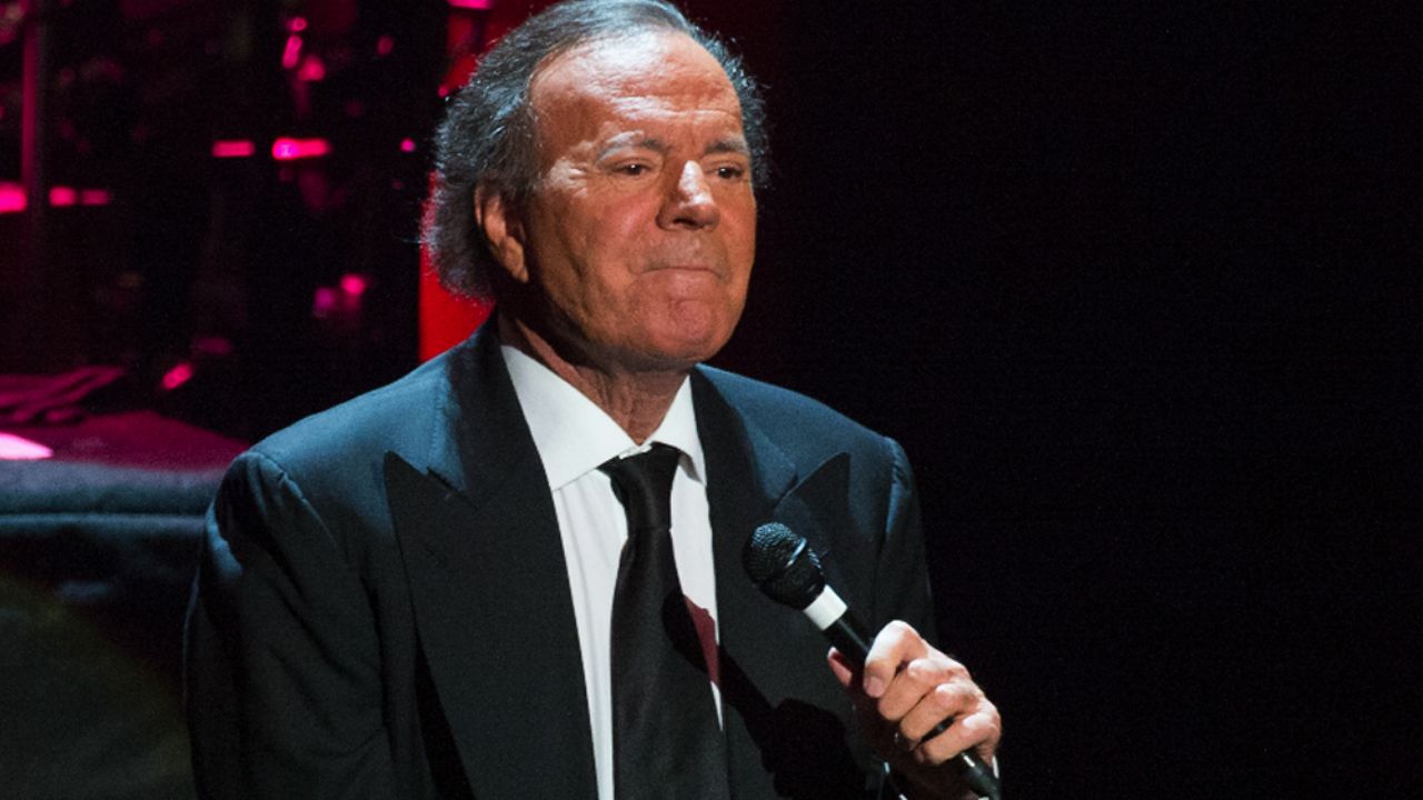 ¿Julio Iglesias queda libre de cargos? Fiscalía de España archiva el caso de agresiones sexuales