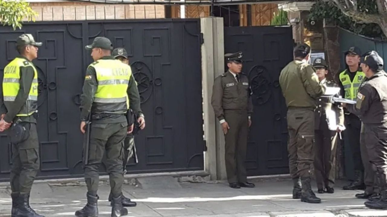 “México no entregará a bolivianos asilados en embajada”: AMLO