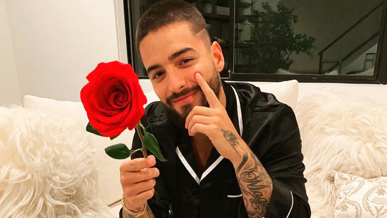 “Mujerona”: Maluma, blanco de la burla por el outfit que eligió para Año Nuevo