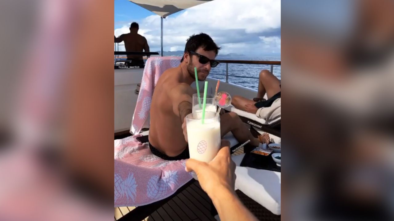 Sol, mar, arena y familia: Así fue el inicio de un nuevo año para Ricky Martin