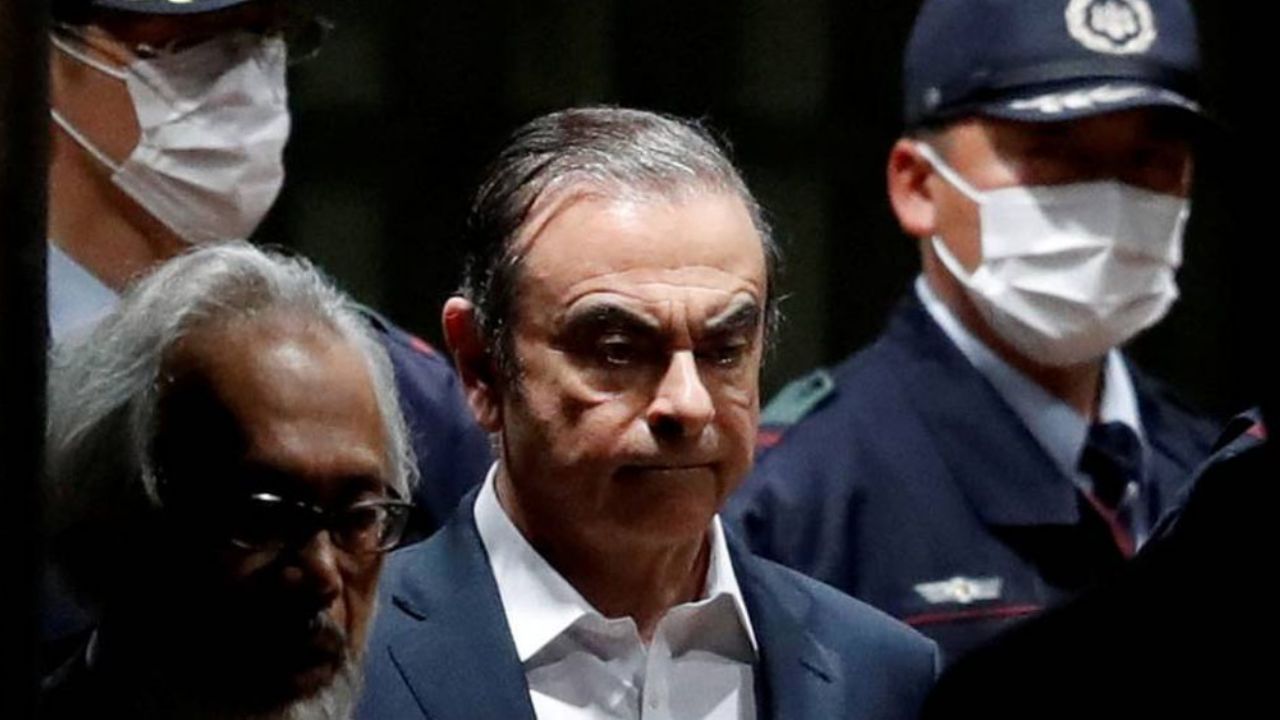 Interpol lanza ficha roja contra Ghosn, expresidente de Nissan huido de Japón