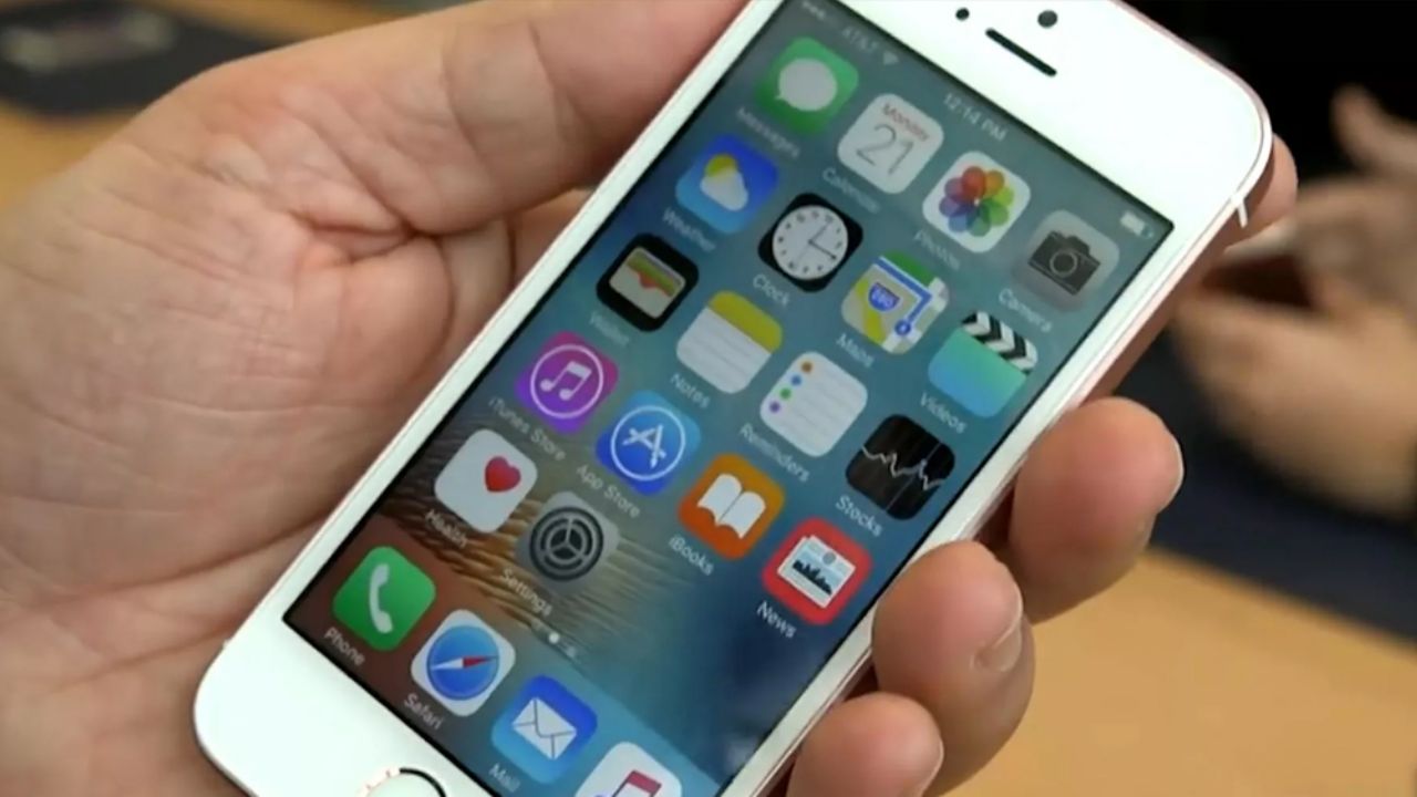 Apple podría lanzar dos nuevos modelos del dispositivo iPhone SE