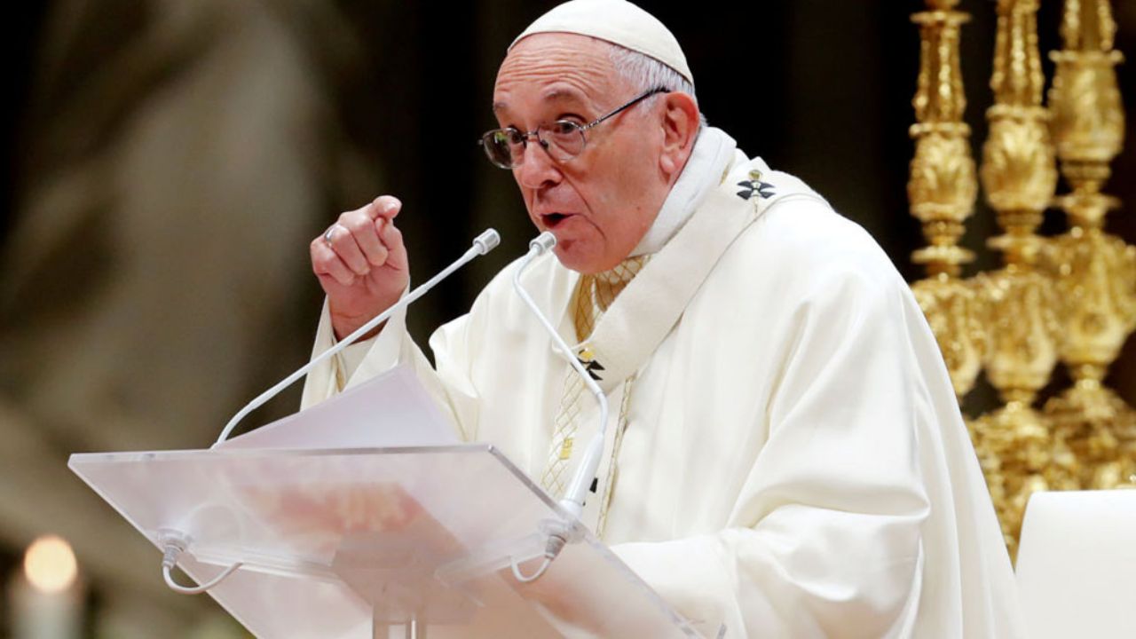 Papa Francisco se disculpa tras golpear a mujer: “A veces se pierde la paciencia”