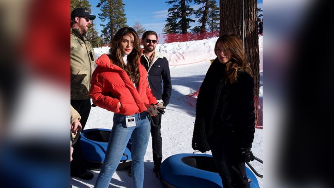 Entre risas y nieve: Eiza González festeja Año Nuevo con actriz de ‘Crepúsculo’