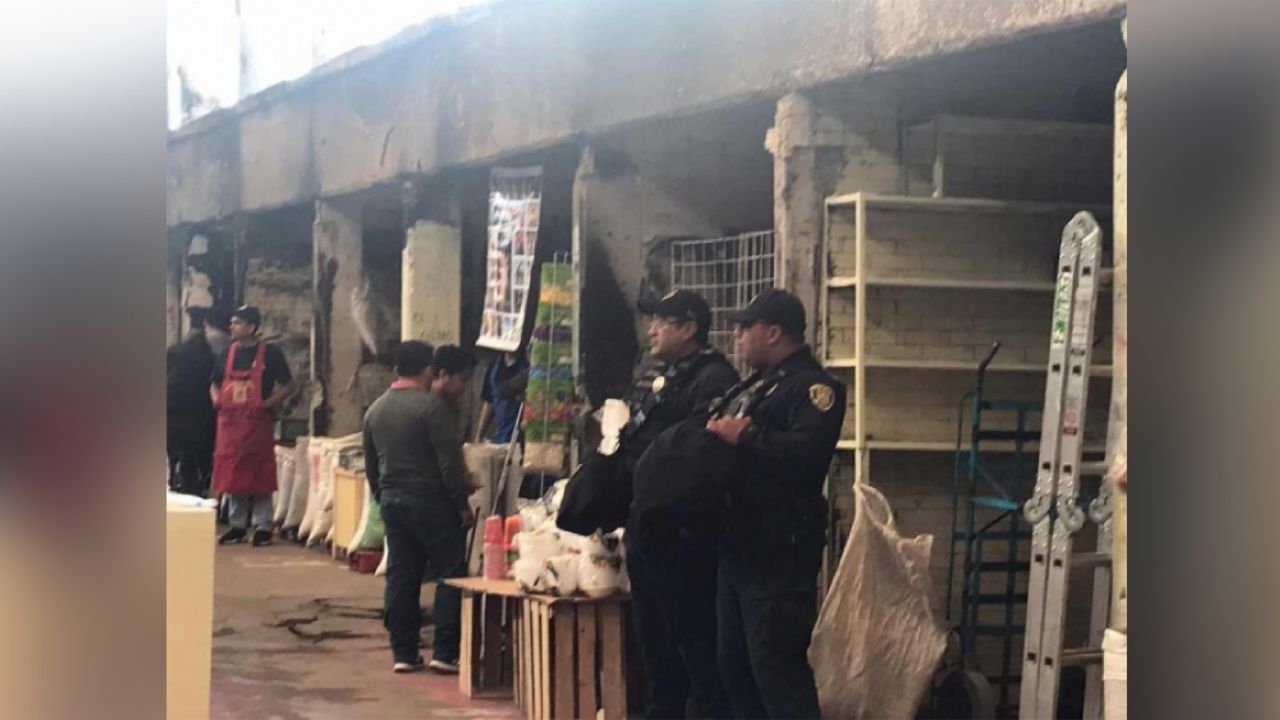 Hombre de avanzada edad es aplastado por el techo del mercado de La Merced