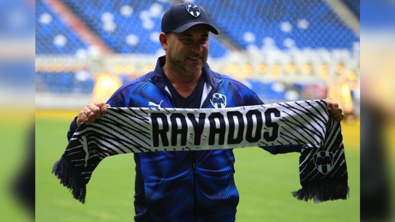 Con incremento en su salario, Rayados renueva contrato del ‘Turco’ Mohamed