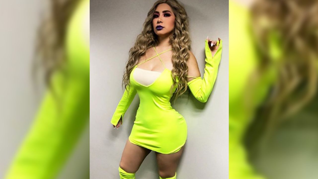‘La Bebeshita’ provoca furor en fans con su enorme trasero durante concierto