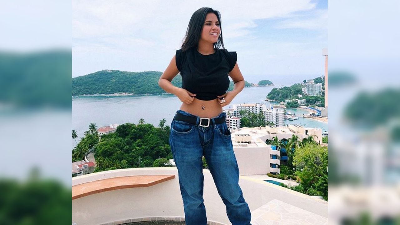 “Hermosura”: En el sofá y sin pantalón, así recibe el nuevo año Ania Gadea