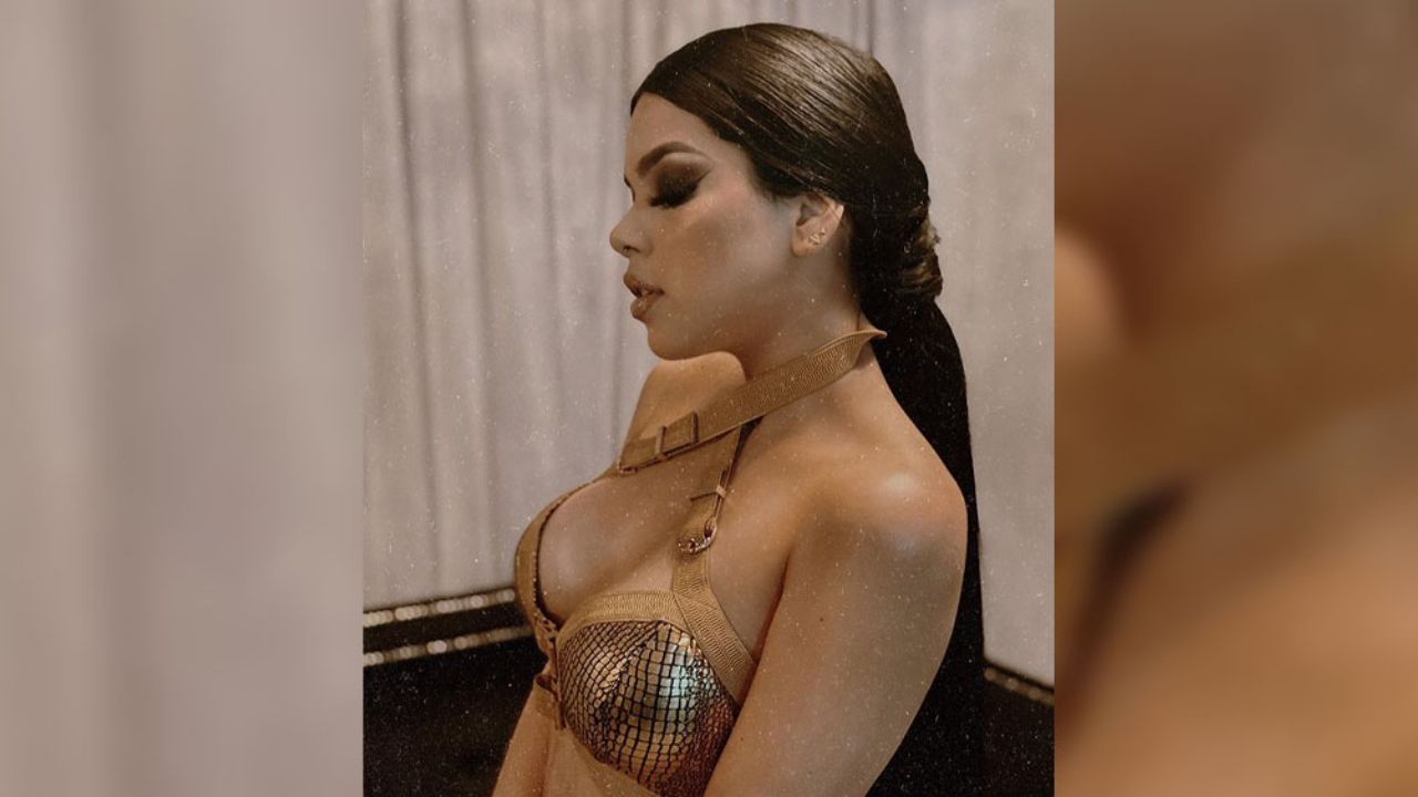 ¡Espectacular! Kenia Os impacta a sus ‘keninis’ con elegante vestido de infarto