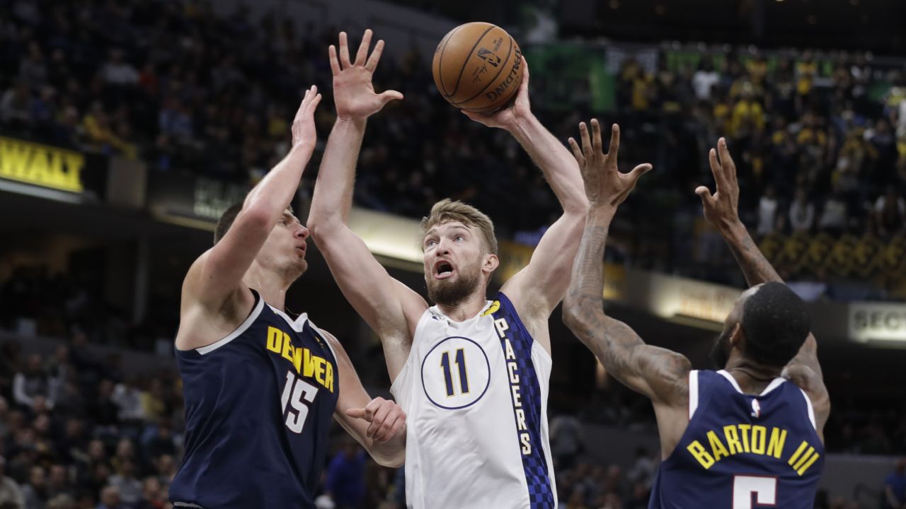 Los Nuggets le dan la vuelta en la segunda mitad a los Pacers