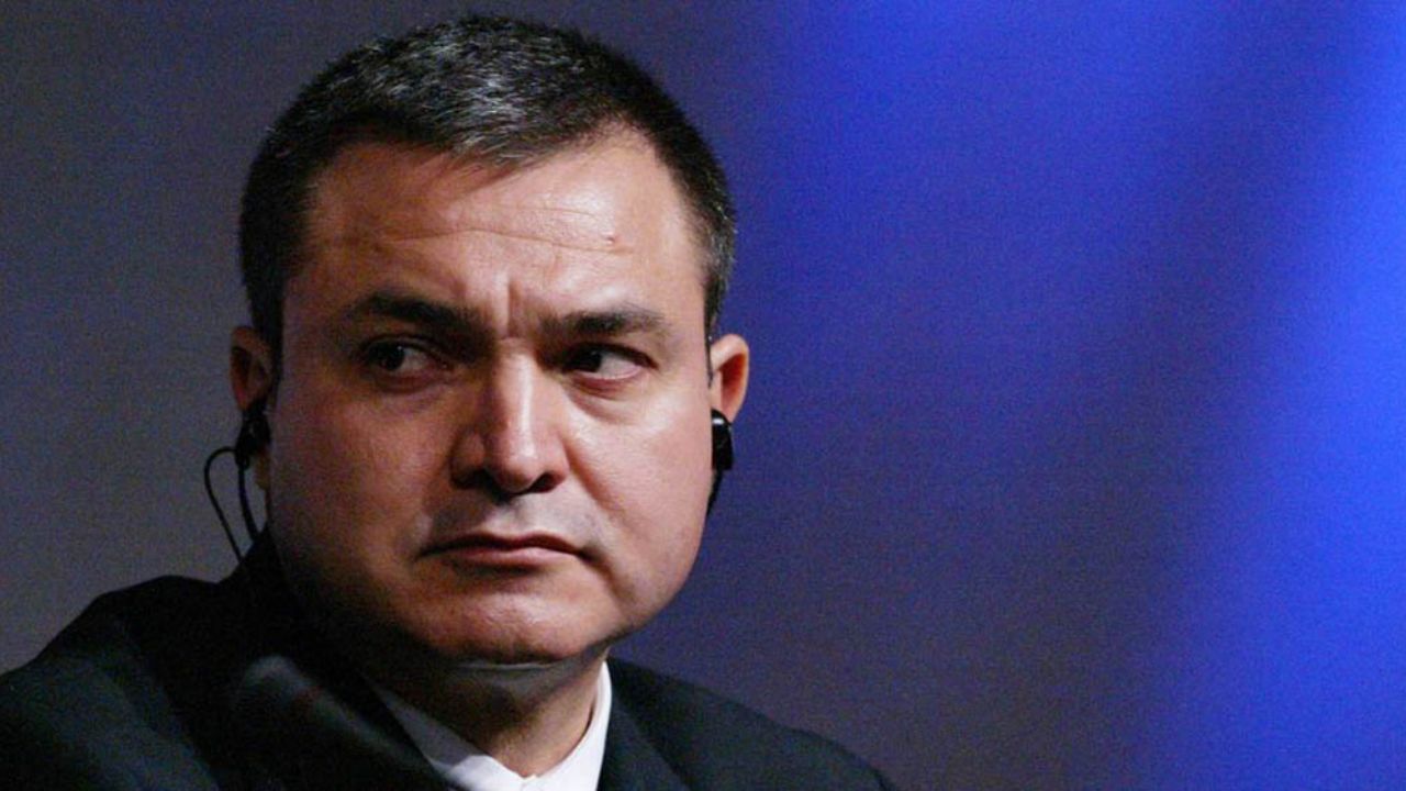 Con aspecto pálido y desaliñado, García Luna llegó a su comparecencia en NY