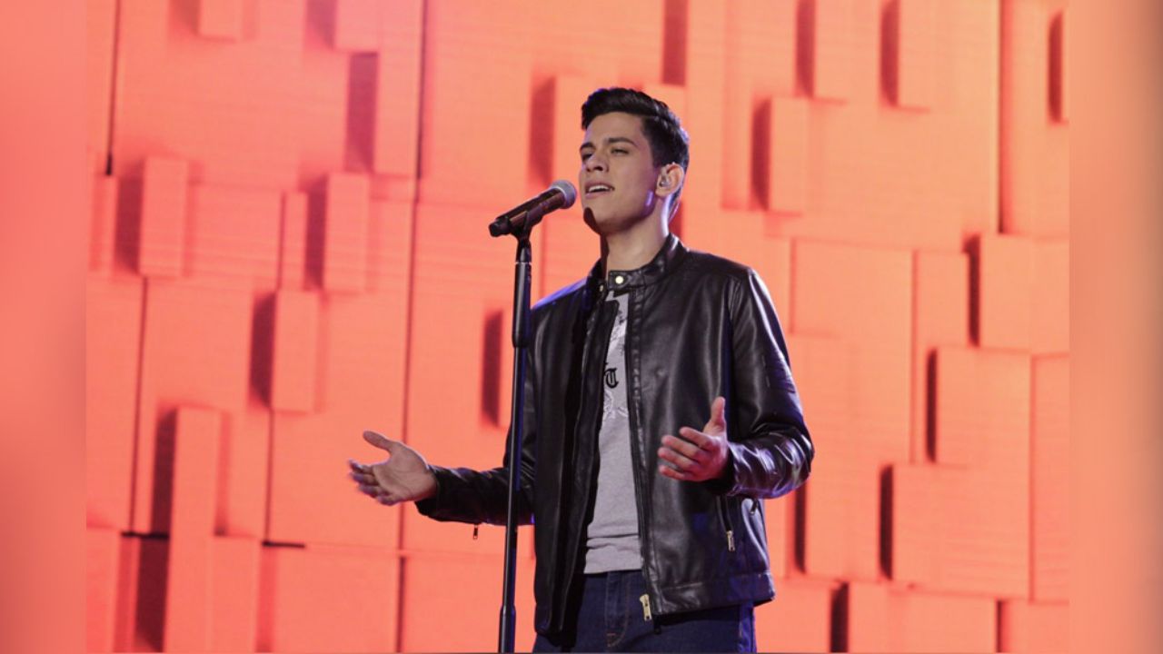 VIDEO: Concursante de ‘La Academia’ besa a compañeros; tiene novia en GDL