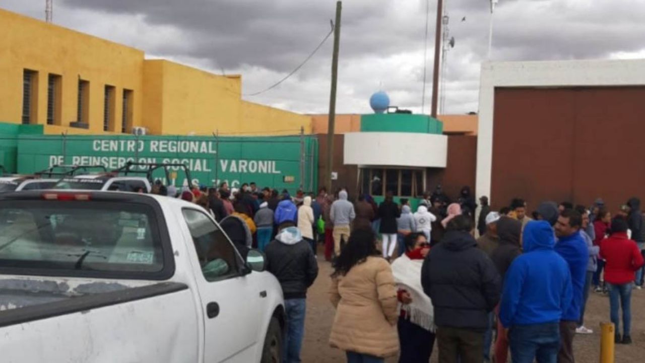 Tras muerte de 17 reos, despiden a director de penal en Zacatecas