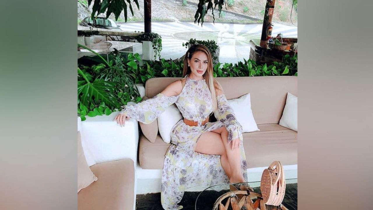 Magaly de ‘Enamorándonos’ hipnotiza a sus enamorados con adictivas curvas