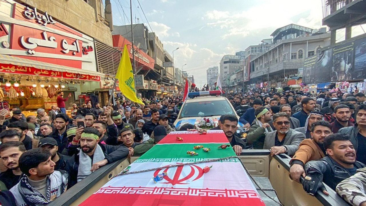 “EU es el gran Satanás”: Así despiden iraquíes al comandante Soleimani