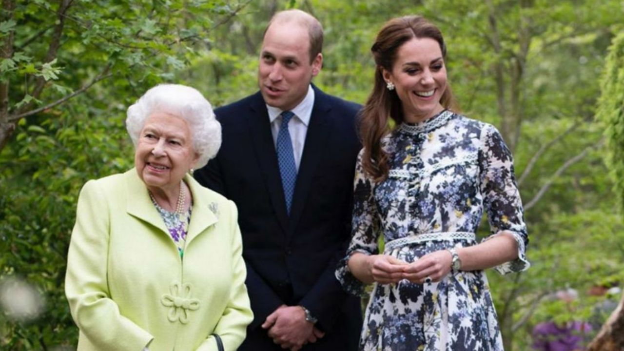 Primer sorpresa del año: Kate y William aparecen en Iglesia junto a Isabel II