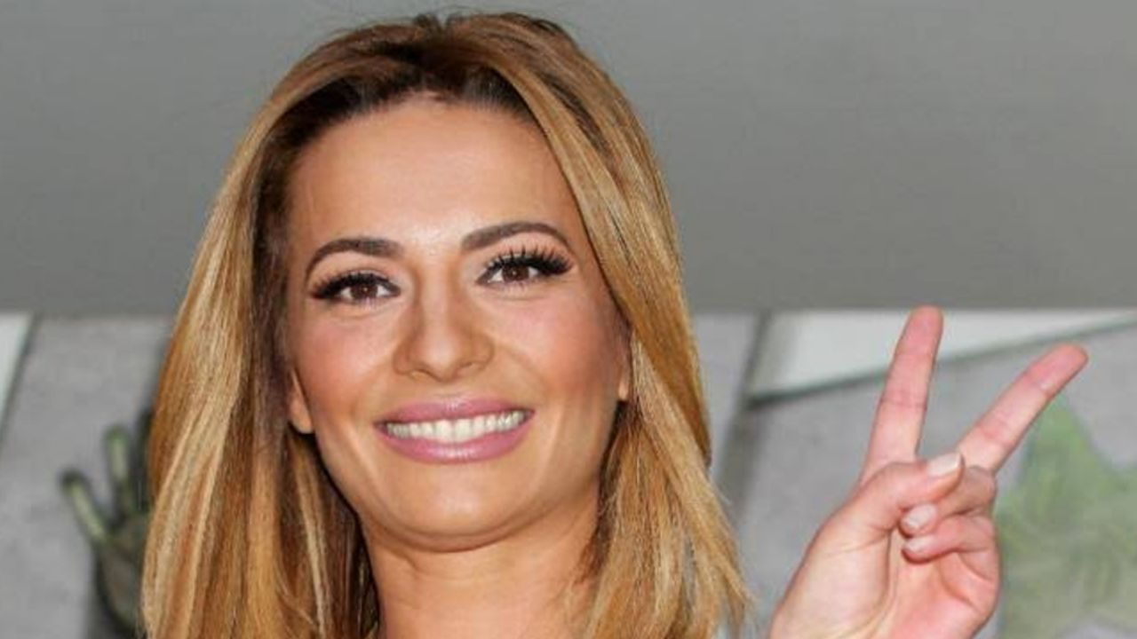 Cecilia Galliano derrocha sensualidad en bikini desde su natal Argentina